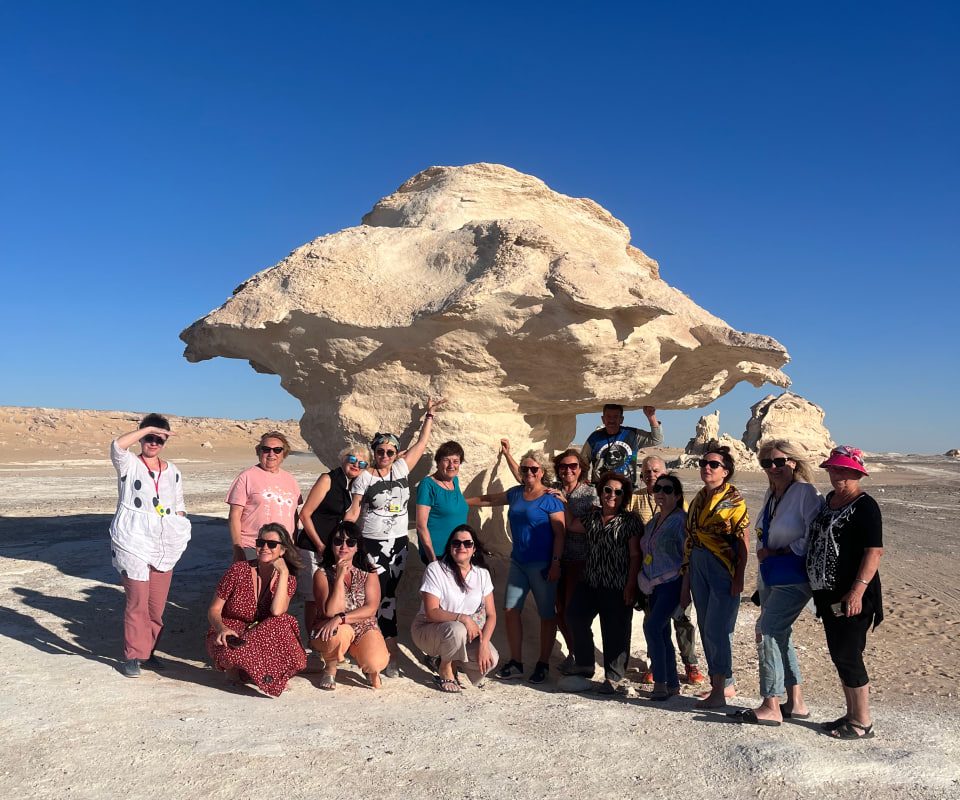 Черная и Белая Пустыня